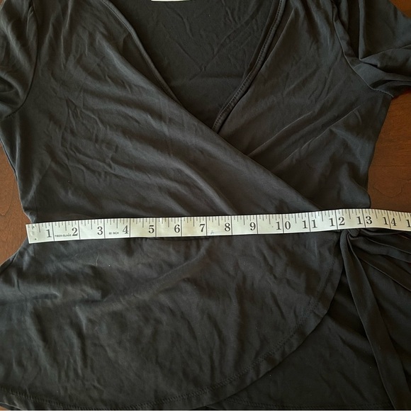 South River | Black Peplum Blouse - Picture 9 of 12